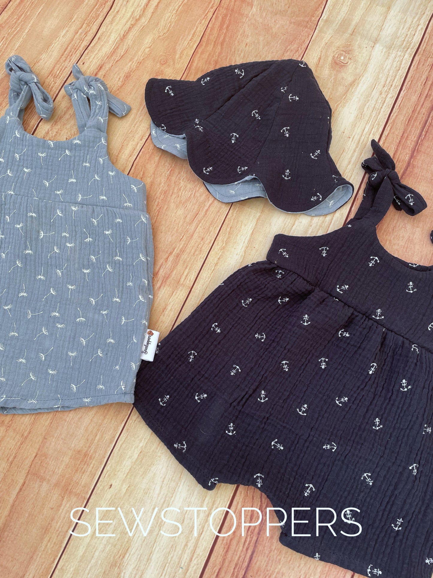 Play suits and matching reversible hat 3-6m (ready to ship)