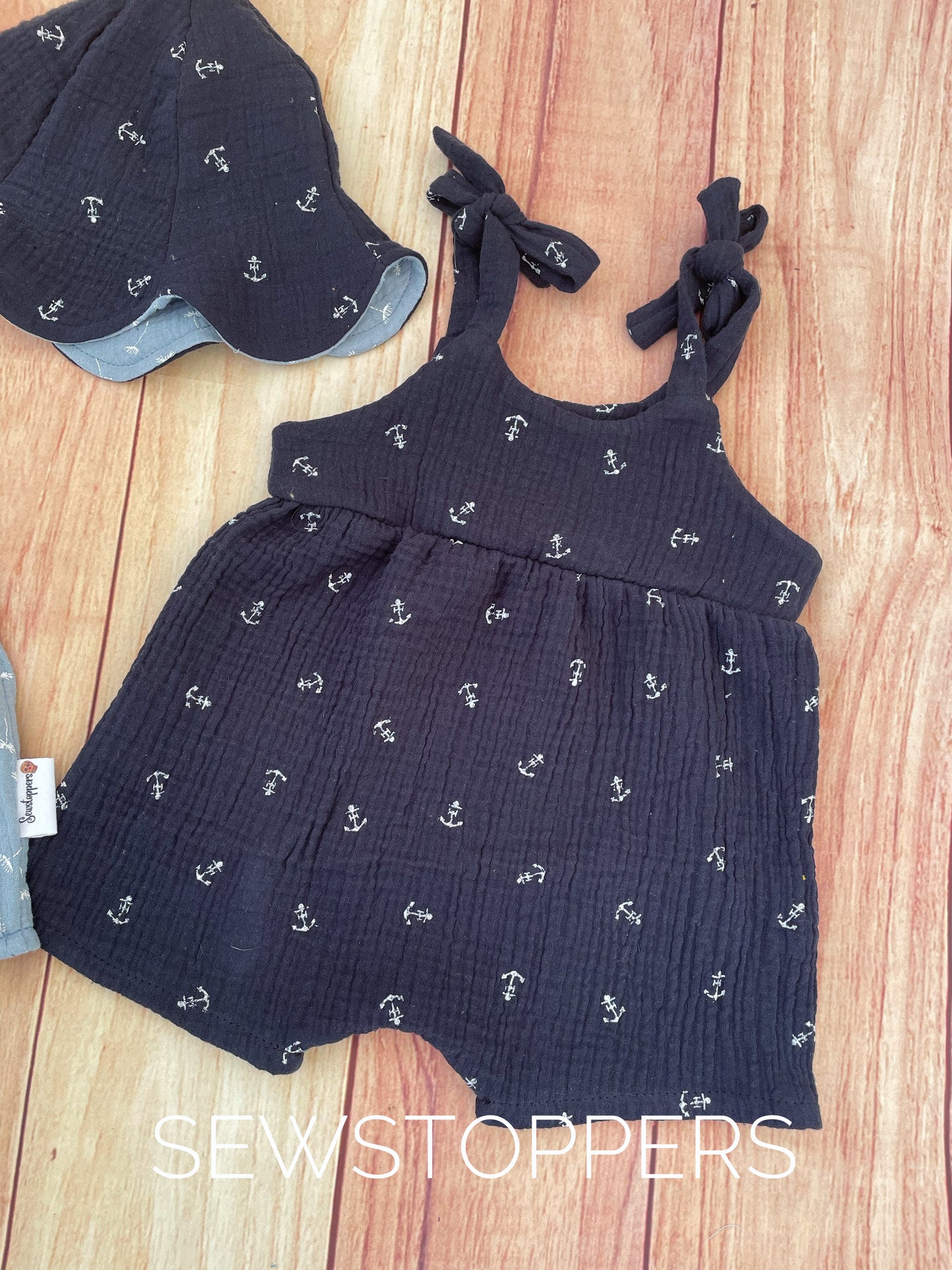 Play suits and matching reversible hat 3-6m (ready to ship)