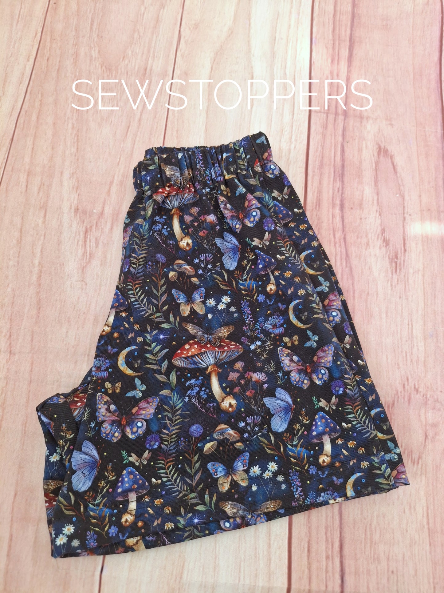Baggy shorts 5-6yrs (ready to ship)